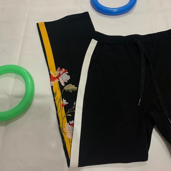 🌀 SHEIN Straight-Leg Embroidered Pants - Picture 2 of 7